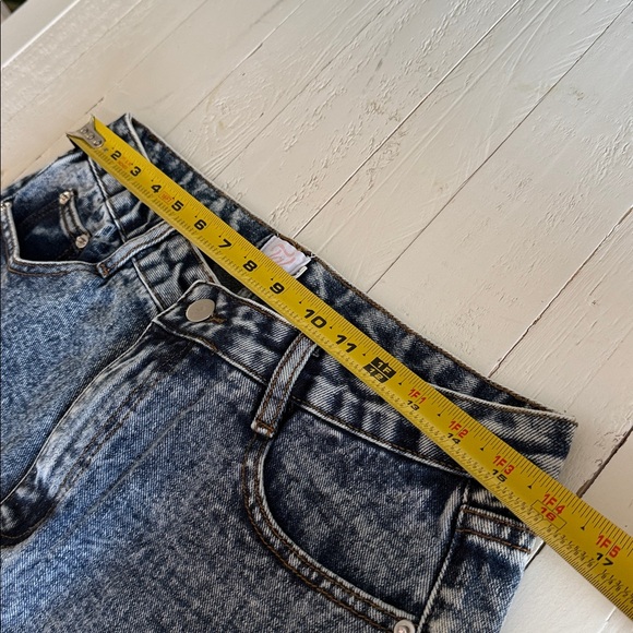 Tal Distressed 80s vibes acid wash Jeans Heart Cutout boyfriend cut sz31 NWOT - Picture 6 of 13